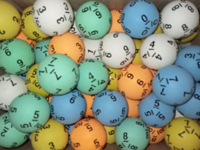 18 Numbered 38mm Lottery Balls For Multi Chamber Machines 0-to-9